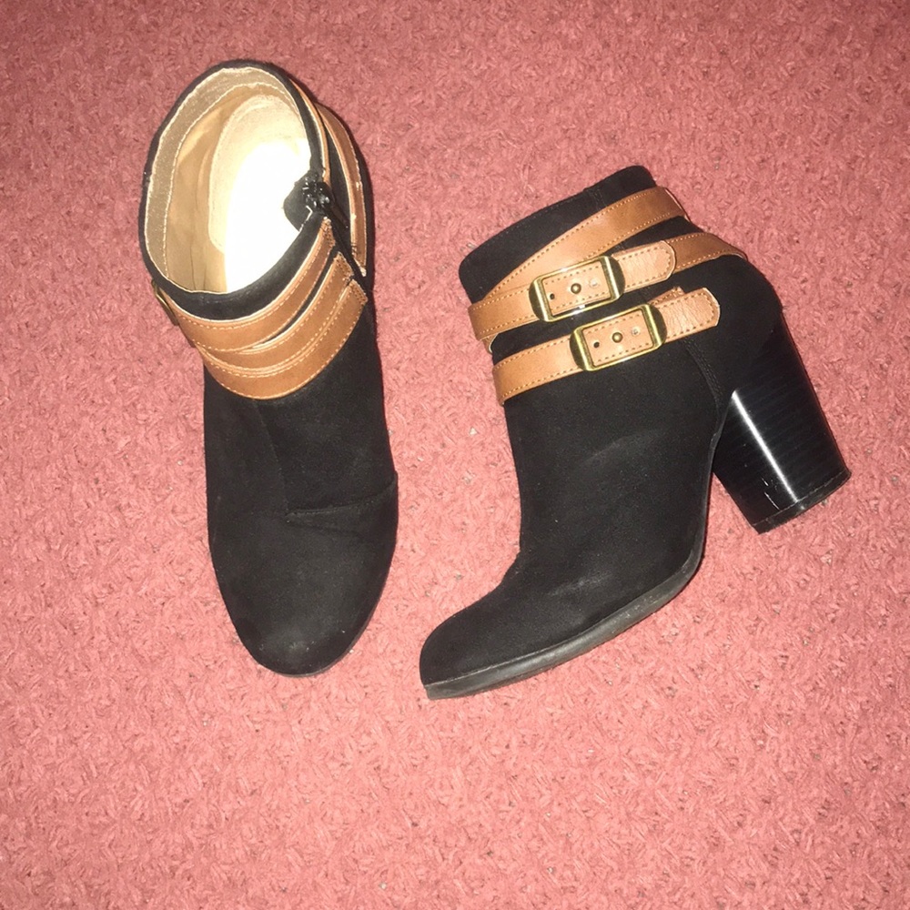 Qupid wedge booties